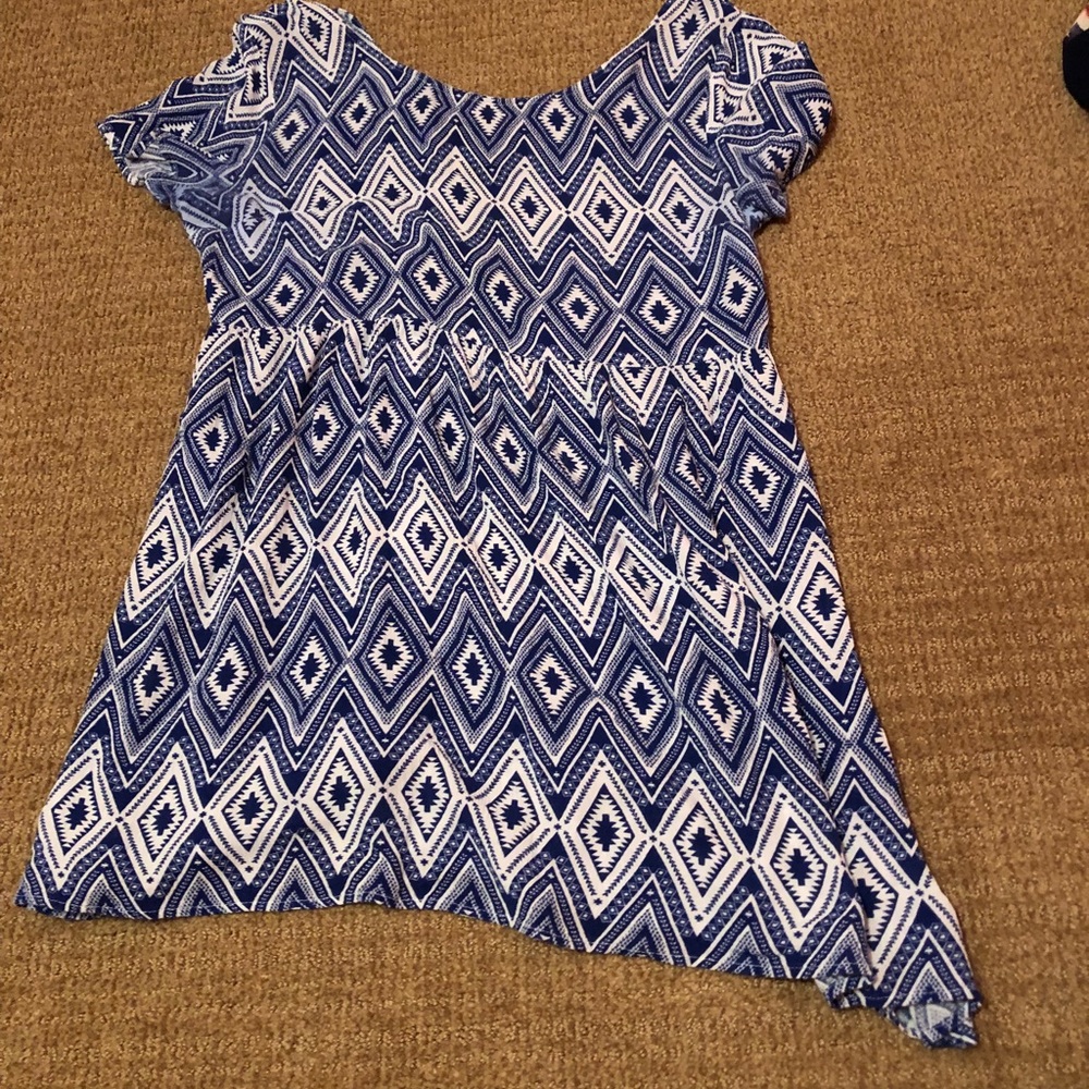 Geometric patterned blue and white dress